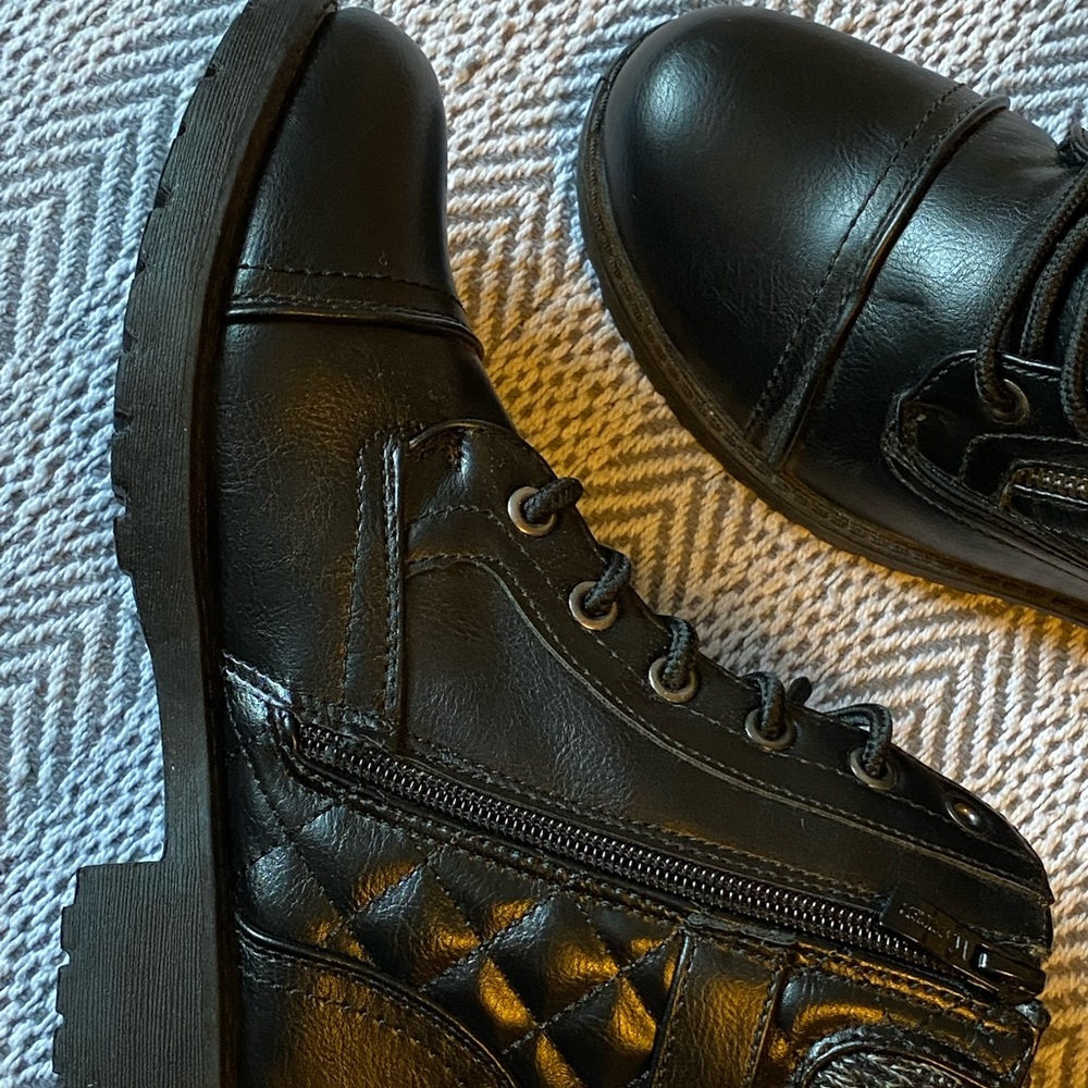 Women’s Winter lace up boots